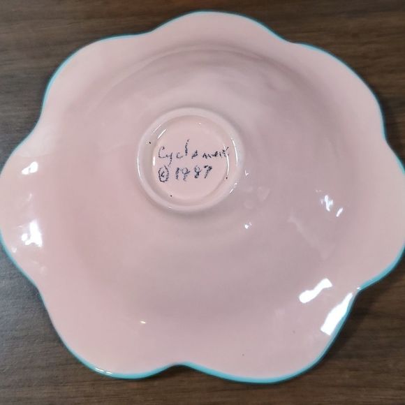 Cyclamen Julie Sanders Vintage Set of 4 Flower Bowls Signed 1987 Exc. Condition - Picture 7 of 10